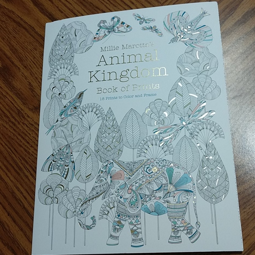 🌲 4 FOR $20. Animal Kingdom Book of Prints